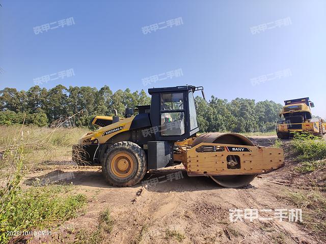 整机左侧（设备外观及核心部件）