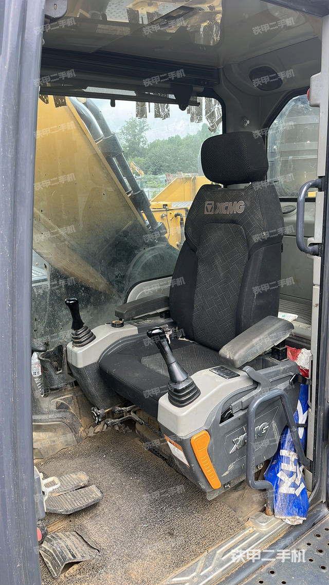 驾驶室整体（整机外观）