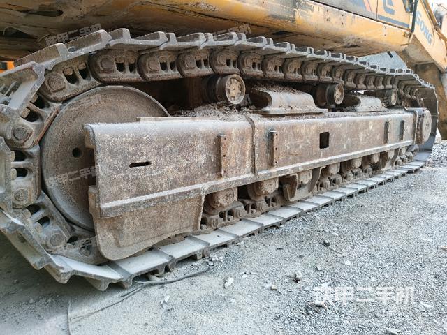 左側(cè)履帶整體?（行走機構(gòu)）