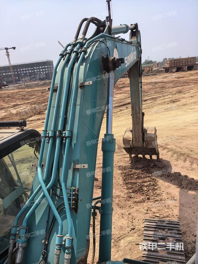 大臂背部俯視（工作和回轉(zhuǎn)裝置）