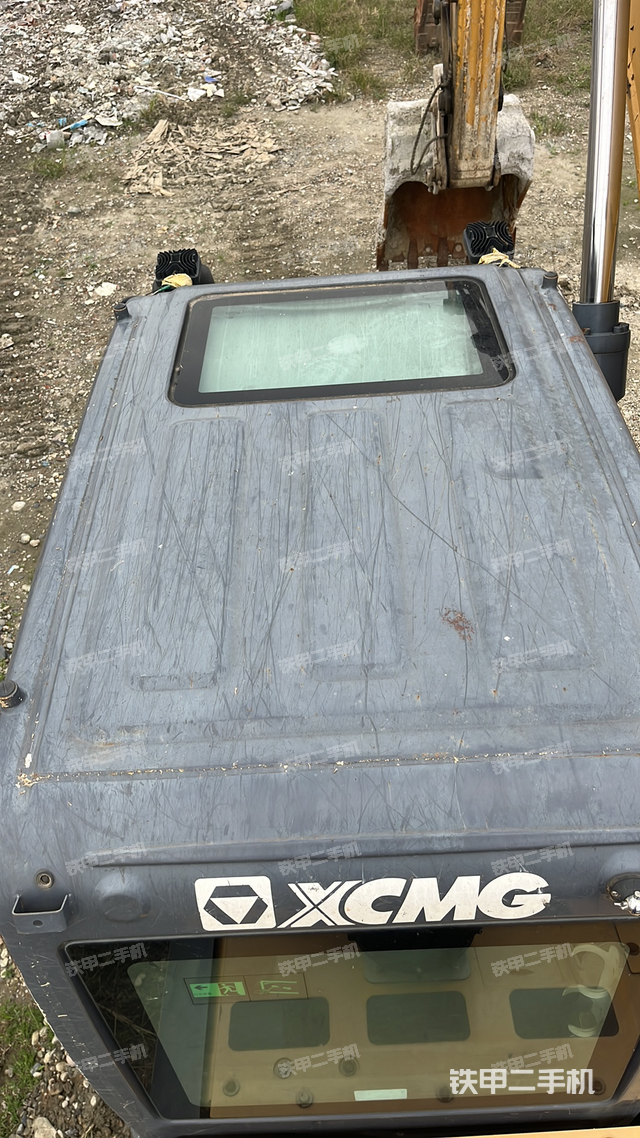 驾驶室顶部（整机外观）