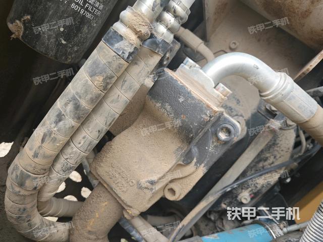 液壓泵艙室正面整體（整機(jī)外觀）