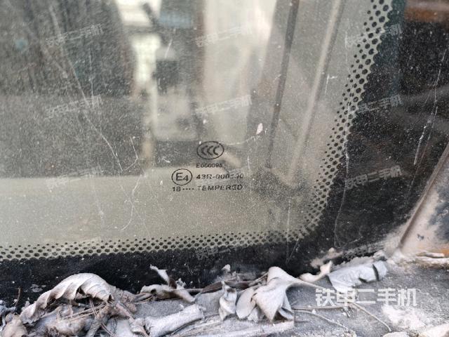 后窗玻璃角標(biāo)（駕駛室部分）