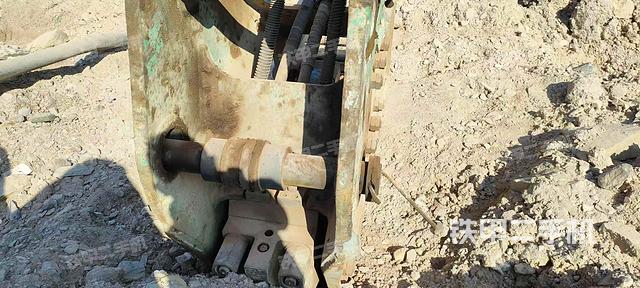 整机左侧（设备外观及核心部件）