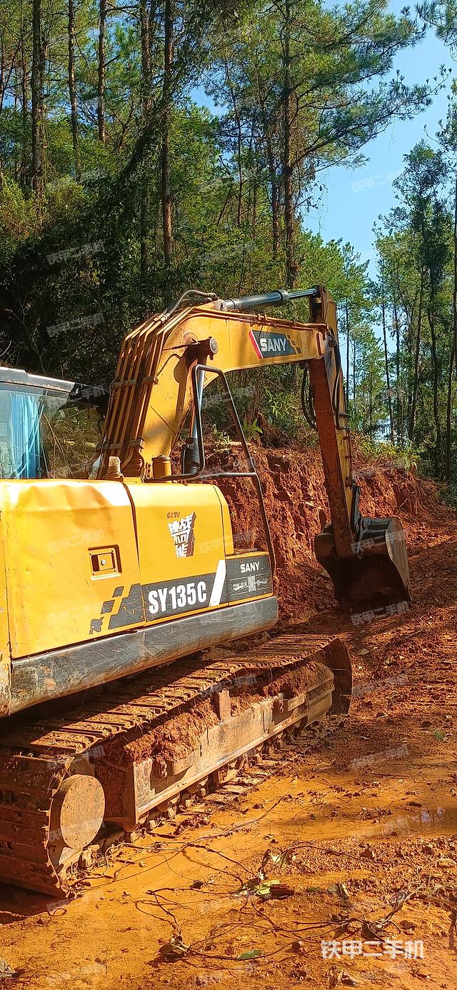 驾驶室顶部（整机外观）