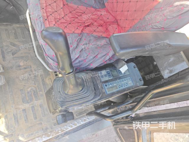 座椅左側(cè)控制臺(tái)/音響/含左手柄（駕駛室部分）