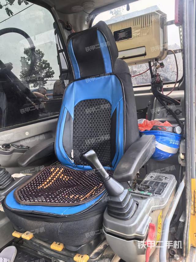 驾驶室整体（整机外观）