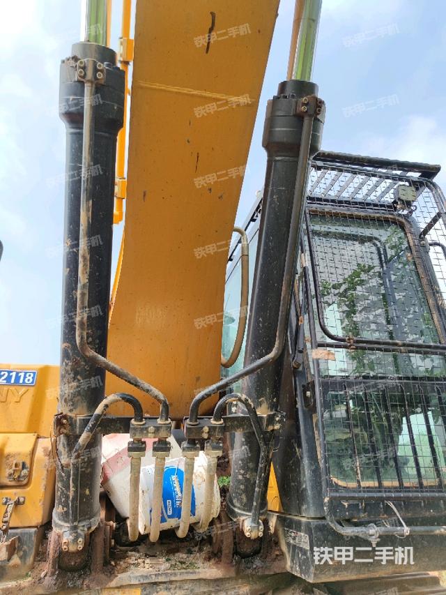 大臂油缸整體?豎拍（工作和回轉(zhuǎn)裝置）