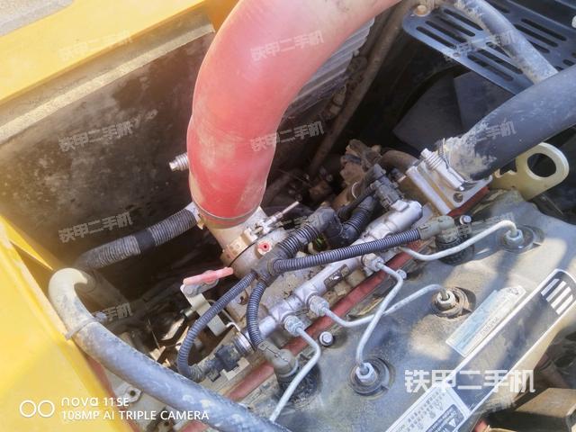 中央回轉(zhuǎn)接頭特寫（上車部件）