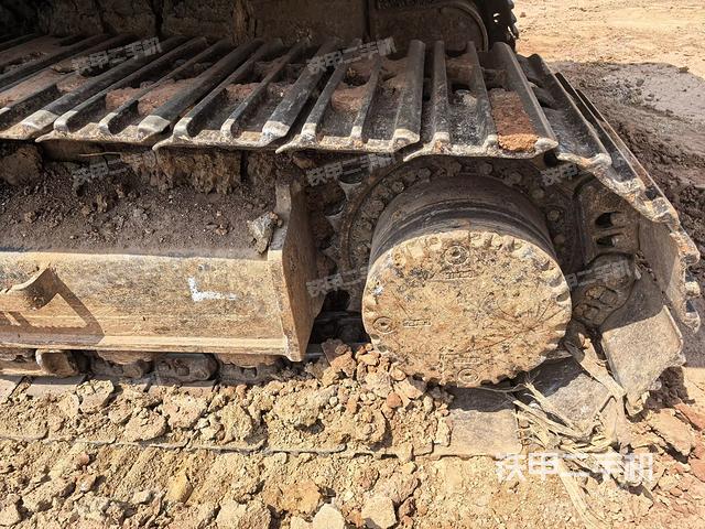 左驅(qū)動(dòng)輪（行走機(jī)構(gòu)）