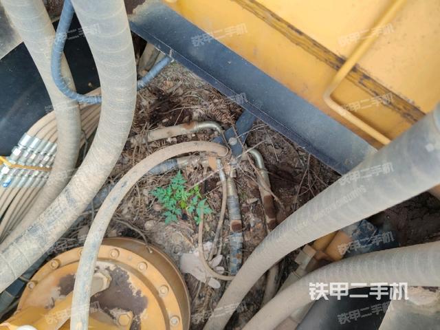 中央回轉(zhuǎn)接頭特寫（上車部件）