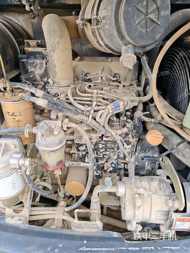 發(fā)動(dòng)機(jī)室（上車部件）