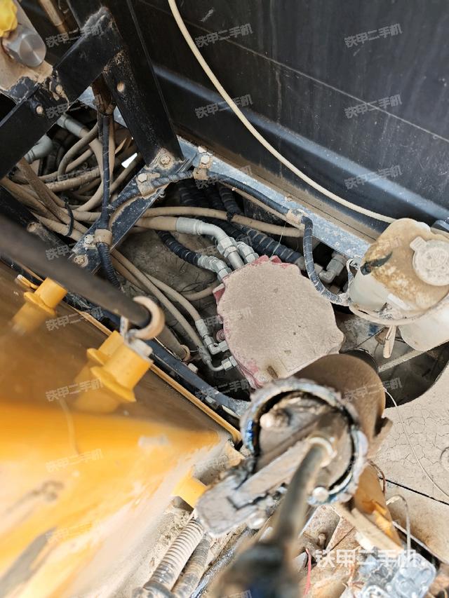 回轉(zhuǎn)馬達(dá)（上車部件）