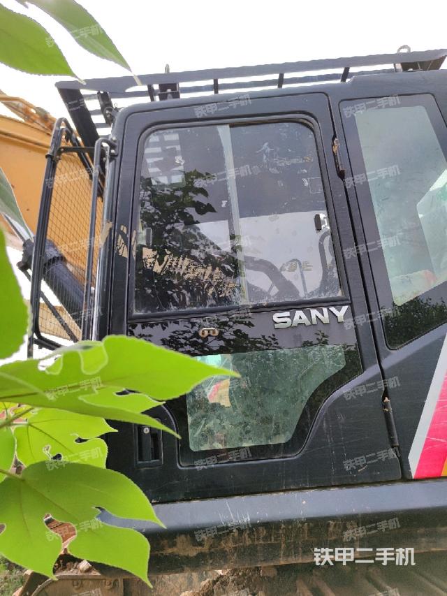 駕駛室正側(cè)（駕駛室部分）