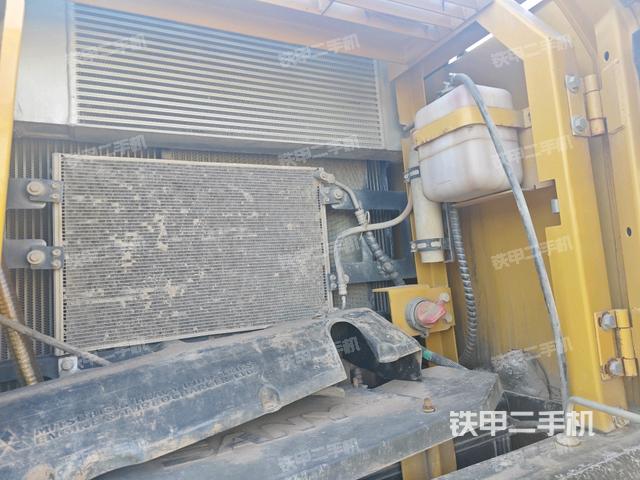 散熱器正面（大件艙室）