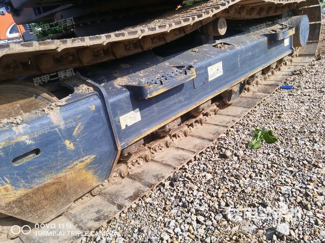 右驅(qū)動輪（行走機構(gòu)）