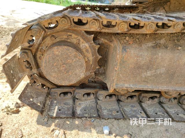 右驅(qū)動(dòng)輪（行走機(jī)構(gòu)）