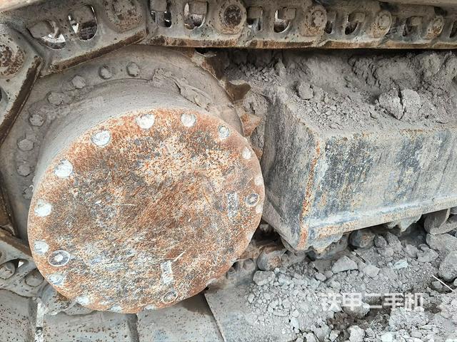 右驱动轮（行走机构）