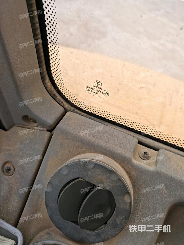 后窗玻璃角標(biāo)（駕駛室部分）