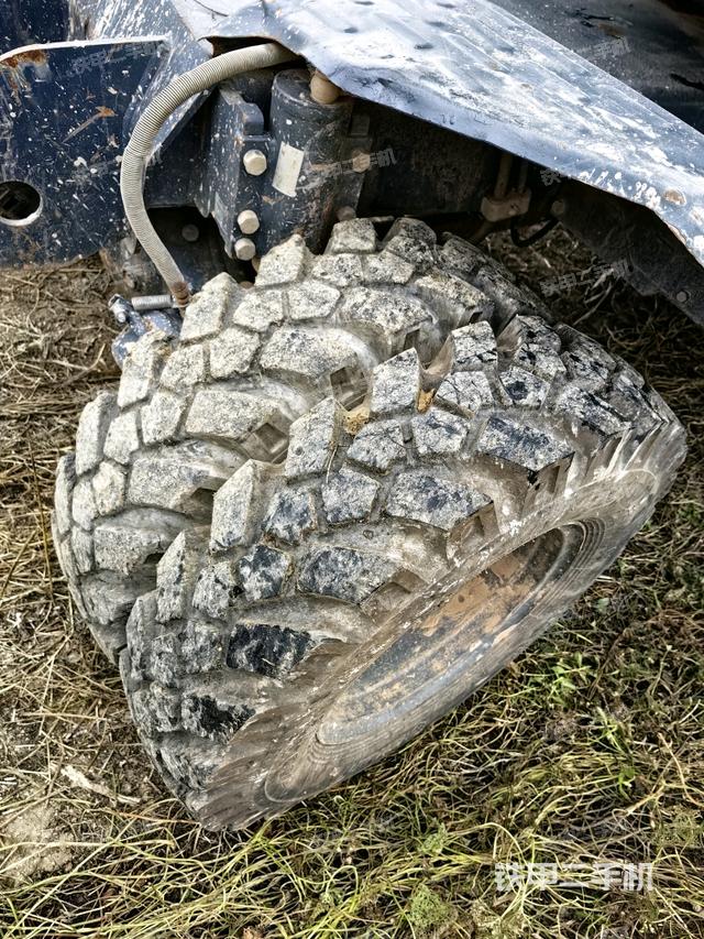 左驱动轮(行走机构) 左驱动轮(行走机构)