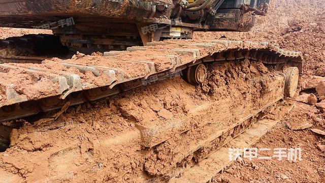 單側(cè)履帶整體（整機(jī)外觀）