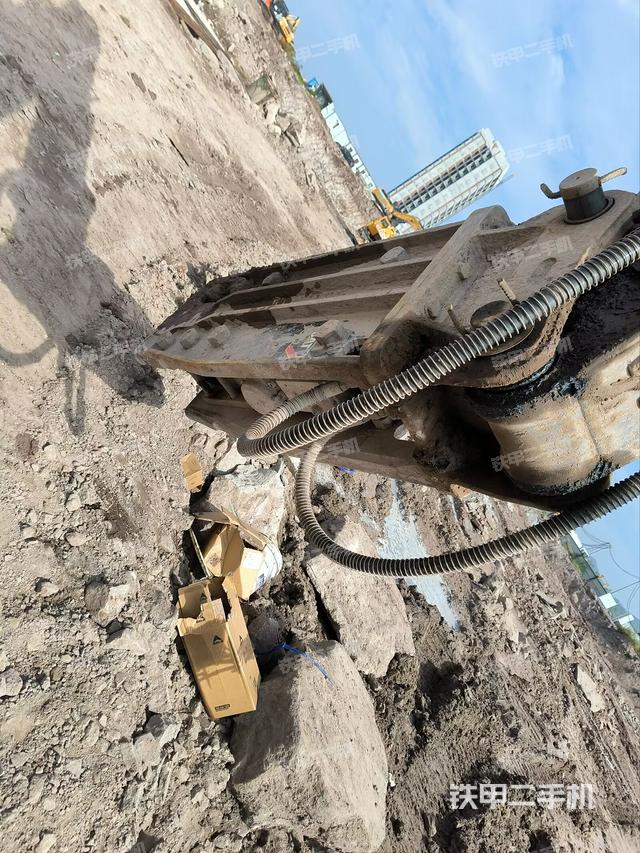 铲斗右后整体（工作和回转装置）