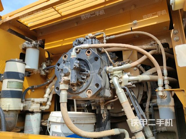 液壓泵斜45?左（大件艙室）