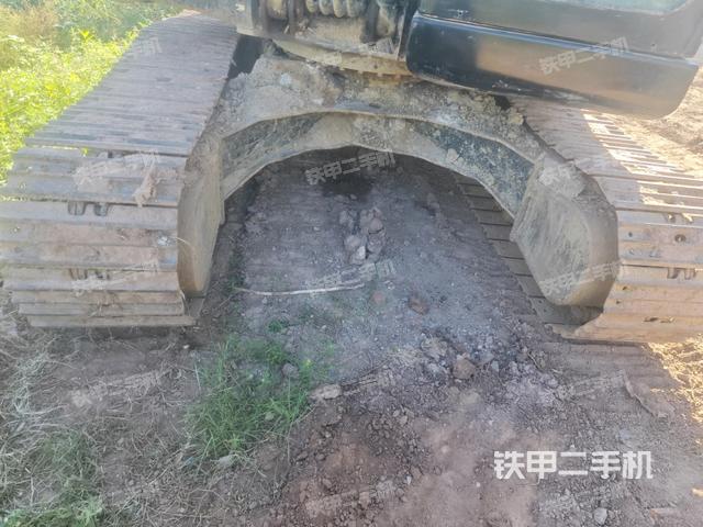 轉(zhuǎn)盤和下車架正前（工作和回轉(zhuǎn)裝置）