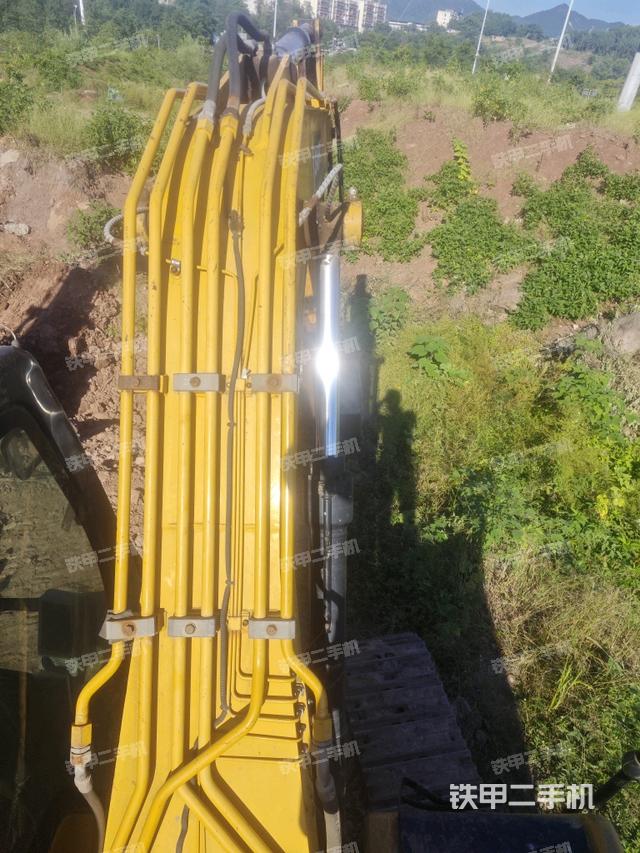 大臂背部俯視（工作和回轉(zhuǎn)裝置）