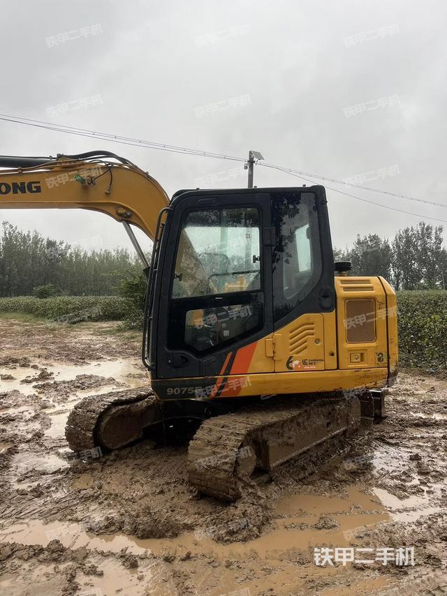 駕駛室整體（整機外觀）