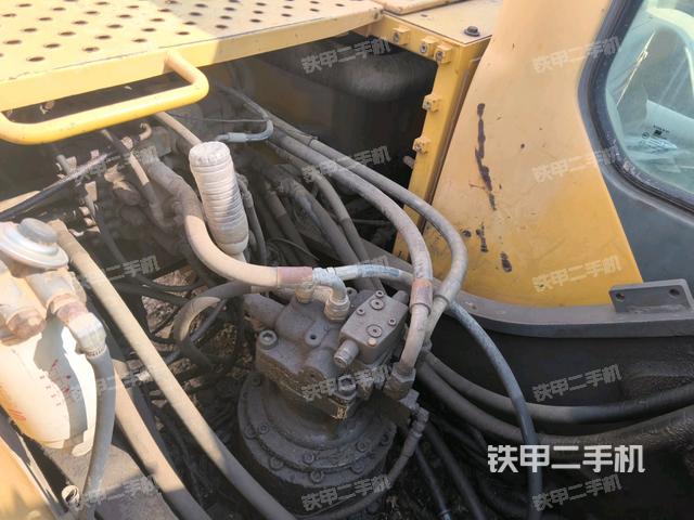 回轉(zhuǎn)馬達(dá)和主控閥（整機(jī)外觀）