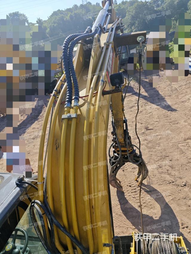 大臂背部俯視（工作和回轉(zhuǎn)裝置）