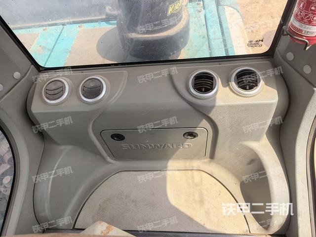 后窗玻璃角標(biāo)（駕駛室部分）