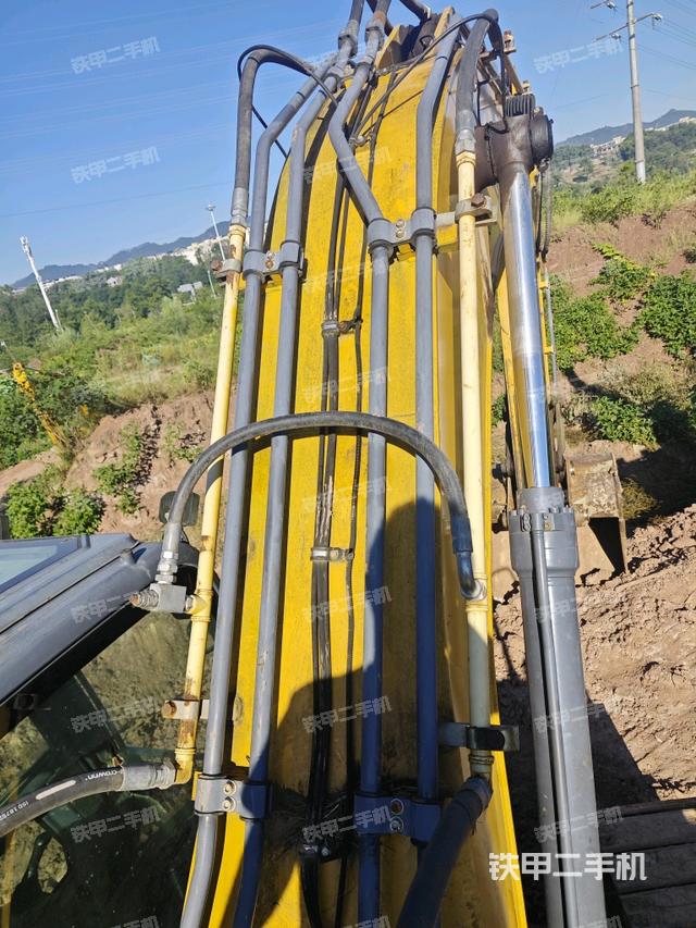 大臂背部俯視（工作和回轉(zhuǎn)裝置）