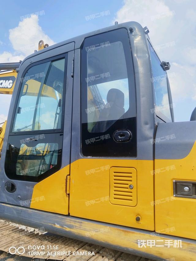 駕駛室正側(cè)（駕駛室部分）