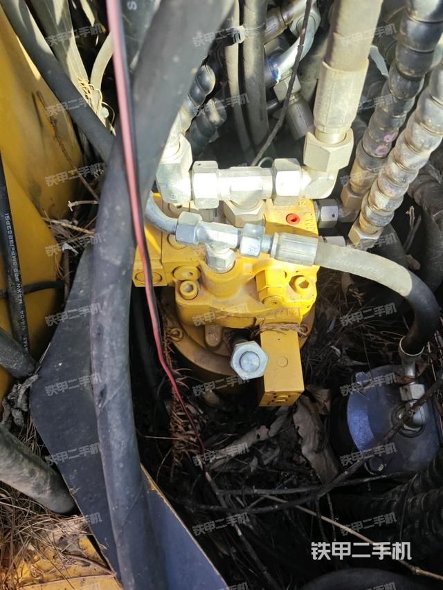 回轉(zhuǎn)馬達(dá)（上車部件）