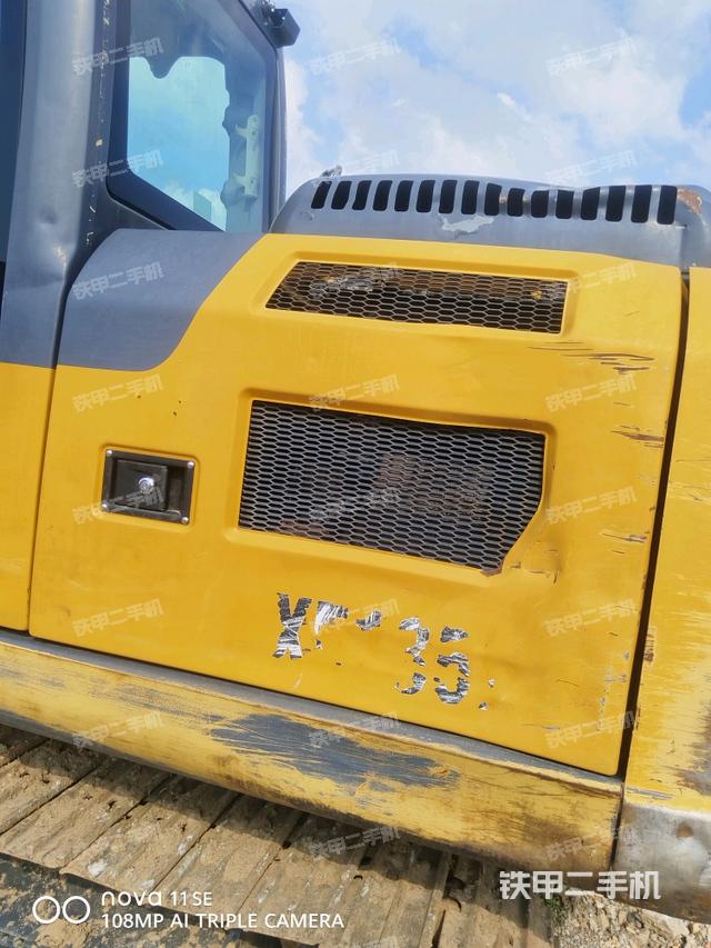 液壓泵斜45?左（大件艙室）