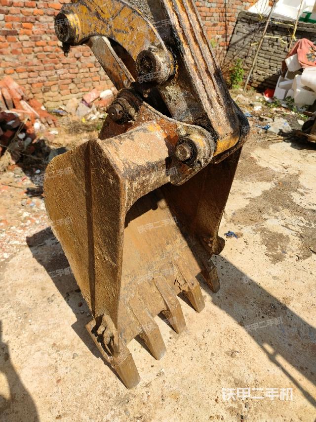 鏟斗右后整體（工作和回轉(zhuǎn)裝置）