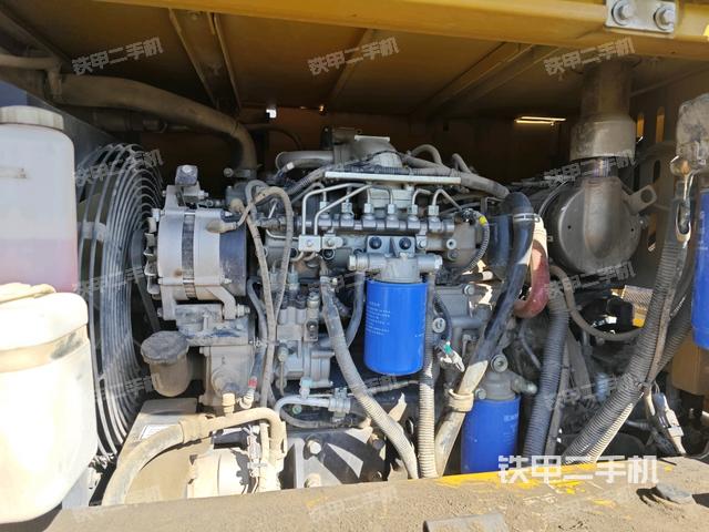 發(fā)動(dòng)機(jī)室（上車部件）