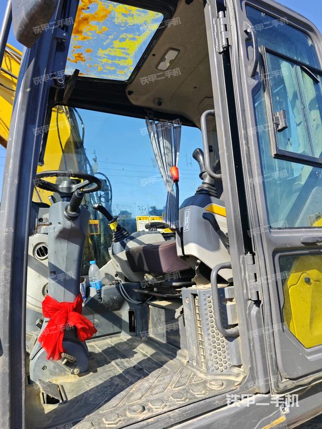 ?駕駛室正側(cè)（駕駛室部分）