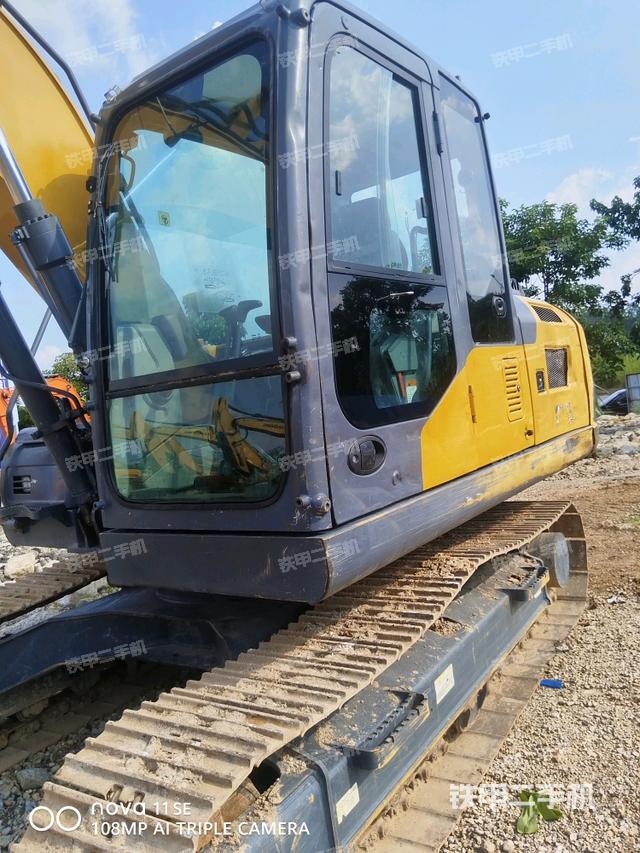 駕駛室左后45度（駕駛室部分）