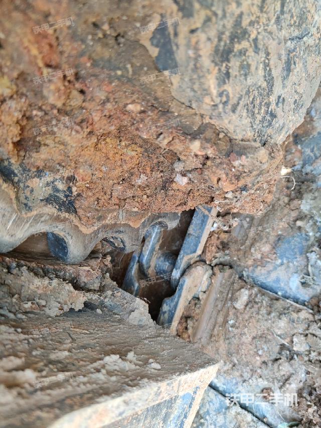 左側(cè)行走馬達(dá)蓋板（行走機(jī)構(gòu)）