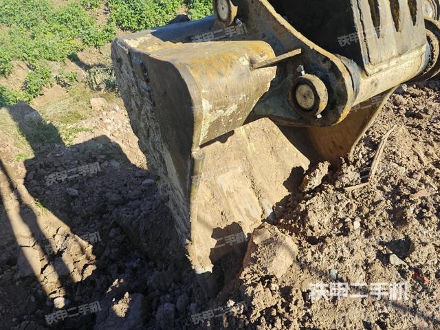 鏟斗右后整體（工作和回轉(zhuǎn)裝置）