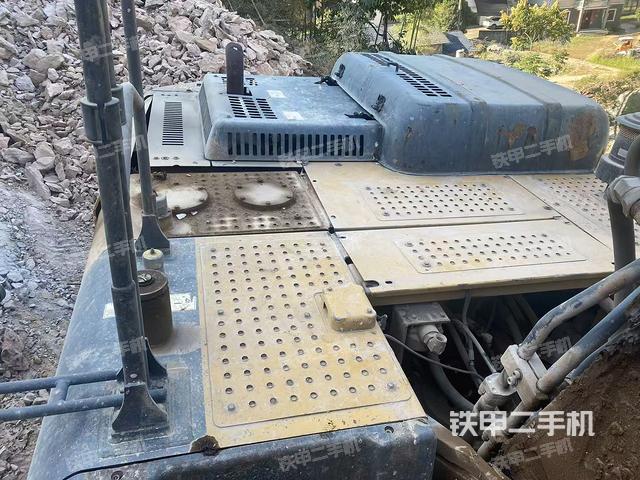 駕駛室頂部（整機(jī)外觀）