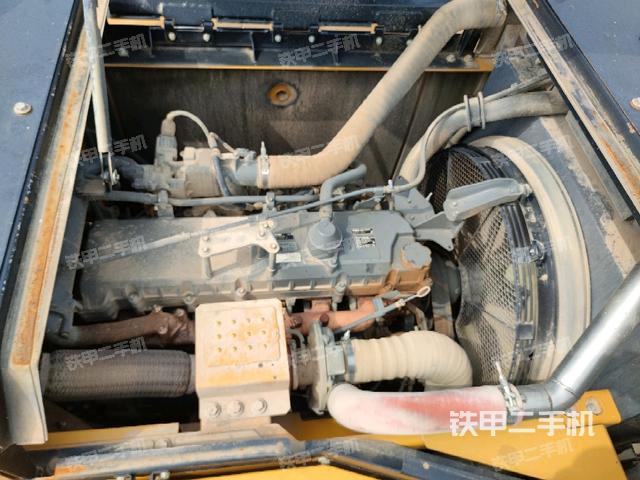 發(fā)動(dòng)機(jī)室（上車部件）