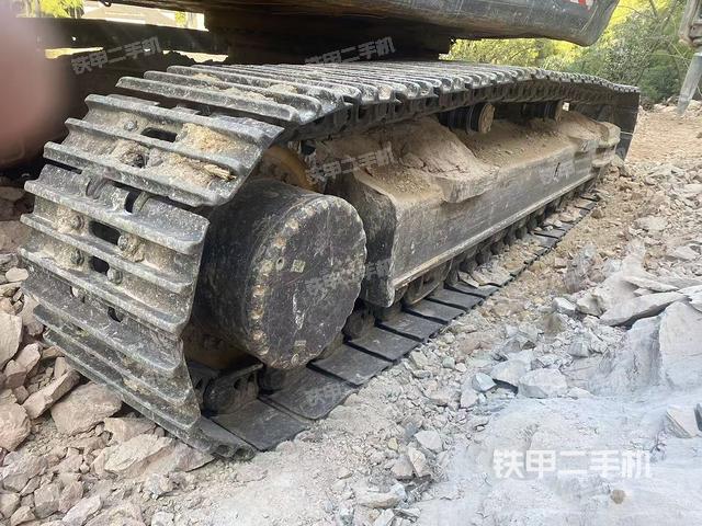 單側(cè)履帶整體（整機(jī)外觀）