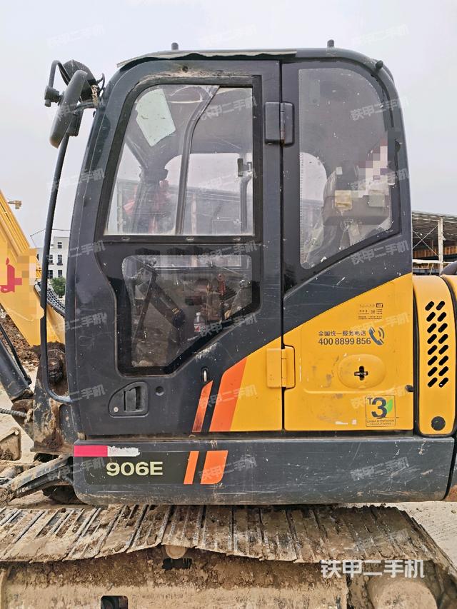 ?駕駛室正側(cè)（駕駛室部分）