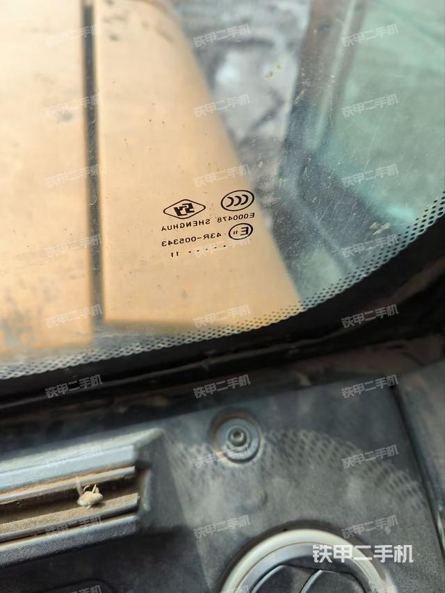 后窗玻璃角标（驾驶室部分）