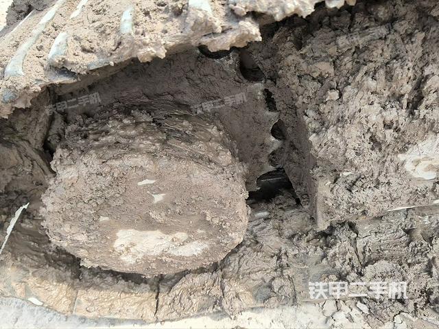 右驱动轮（行走机构）