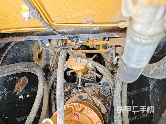 中央回轉(zhuǎn)接頭特寫（上車部件）